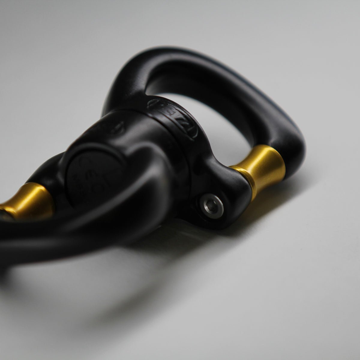 Drehwirbel für Luftakrobatik von Petzl - Swivel S & Open Swivel - Stonebite Circus Shop